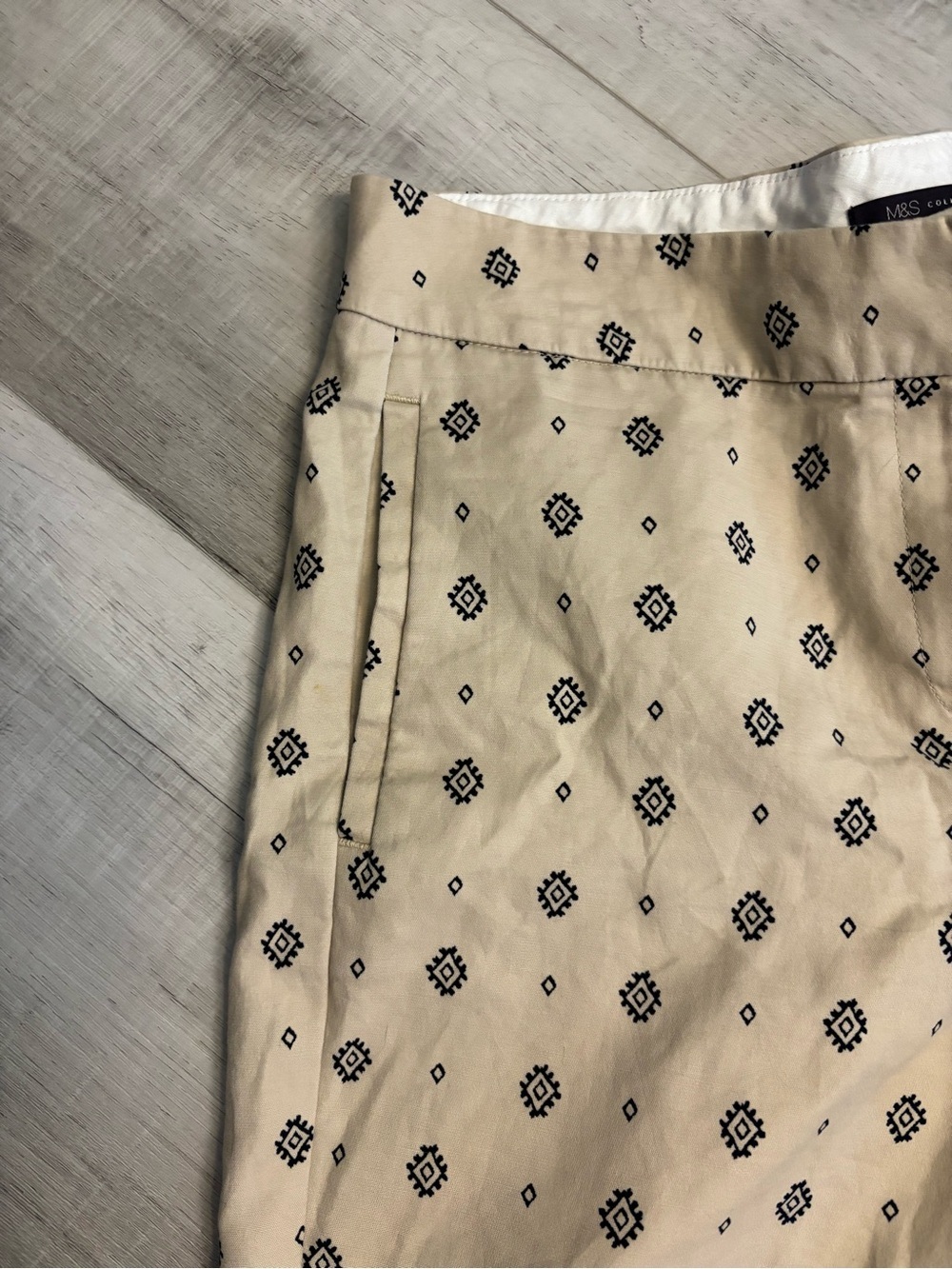 ⭐️SALE - M&S Collection Beige Geometric Print Cropped Ankle Pants Women’s Sz 10 - Picture 11 of 13